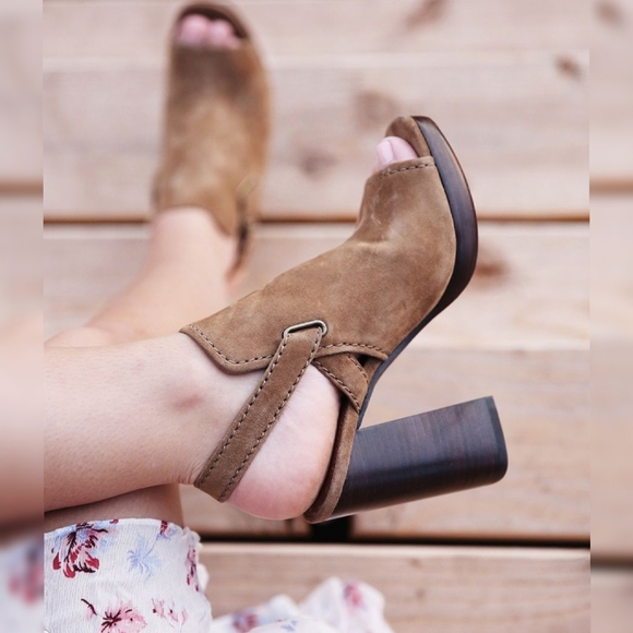 Frye Shoes - Frye Karissa Shield Slingback